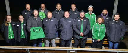 Winterjacken für die neuen Trainerinnen und Betreuer FUF Winterjacken